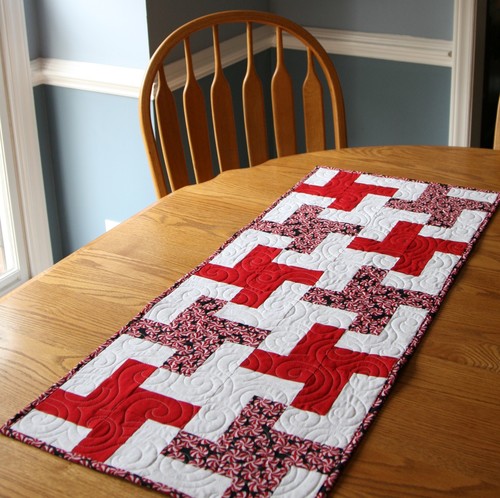 Simple Pinwheel Table Runner