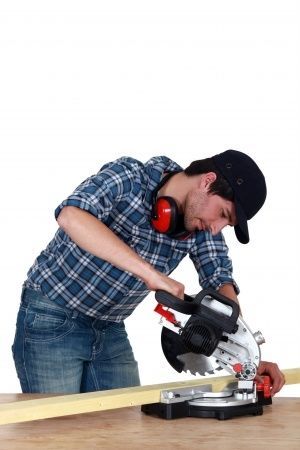 Using A Saw How to Use a Circular Saw and More | DIYIdeaCenter.com