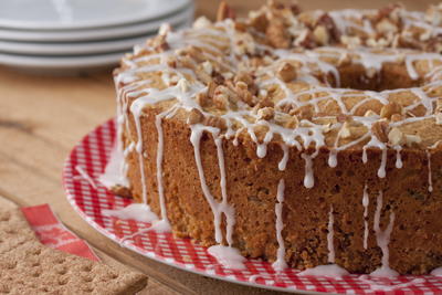 Nutty Graham Picnic Cake