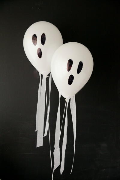 Hauntingly Easy Halloween Ghost Balloons