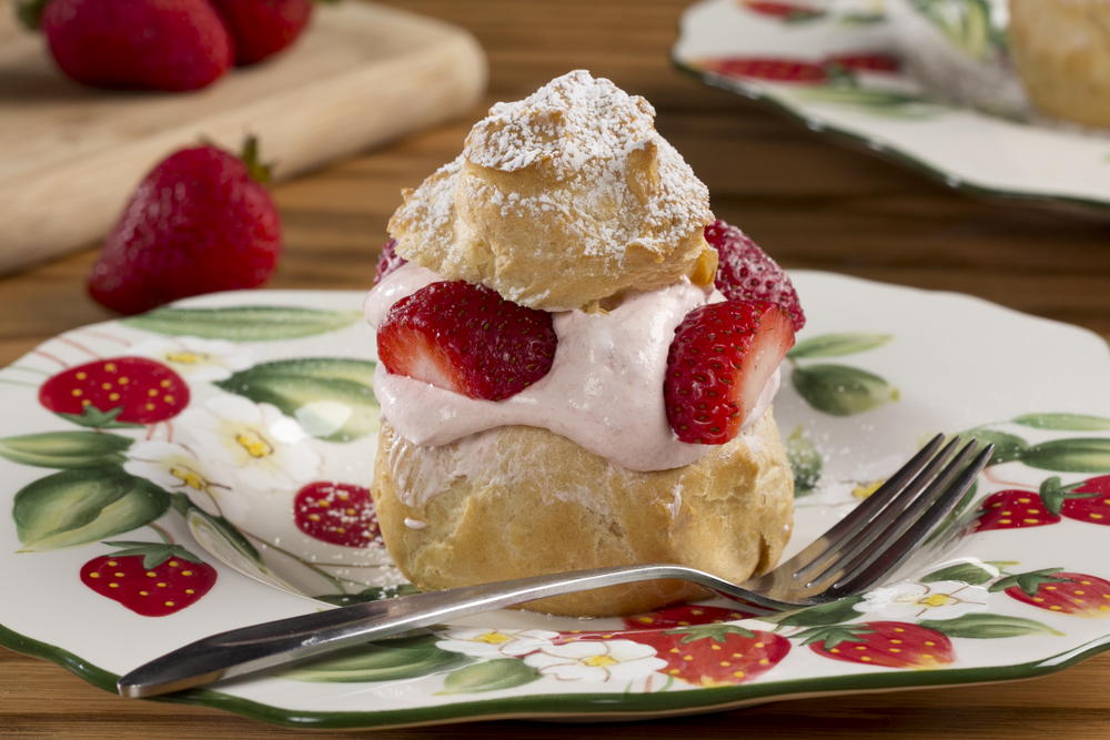 Strawberry "Cream" Puffs-image