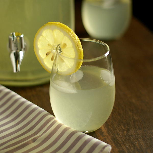 Easy Fresh Squeezed Lemonade