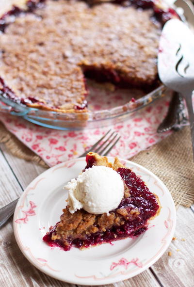 Blackberry Cranberry Crisp Pie