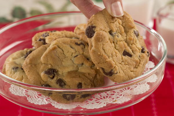 Chocolate Chip Almond Cookies