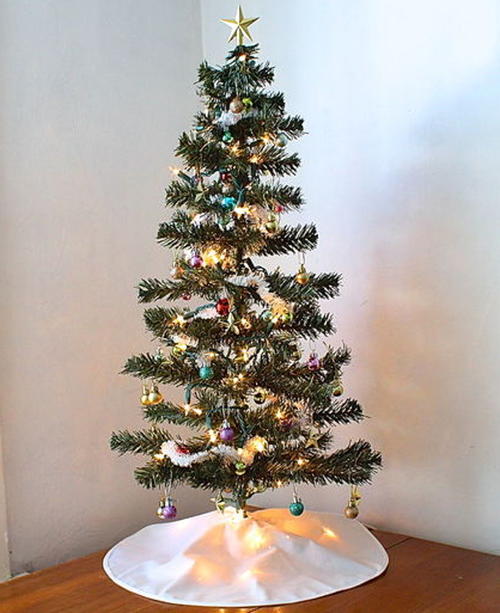 Simple DIY Tree Skirt