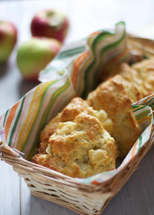 Apple Cheddar Scones