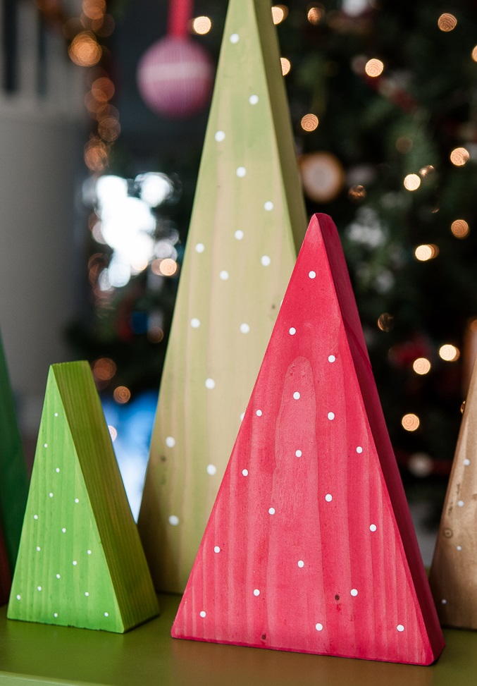 Wooden Tree DIY Christmas Decorations | DIYIdeaCenter.com