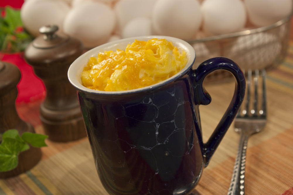 Easy Scrambled Eggs in a Mug