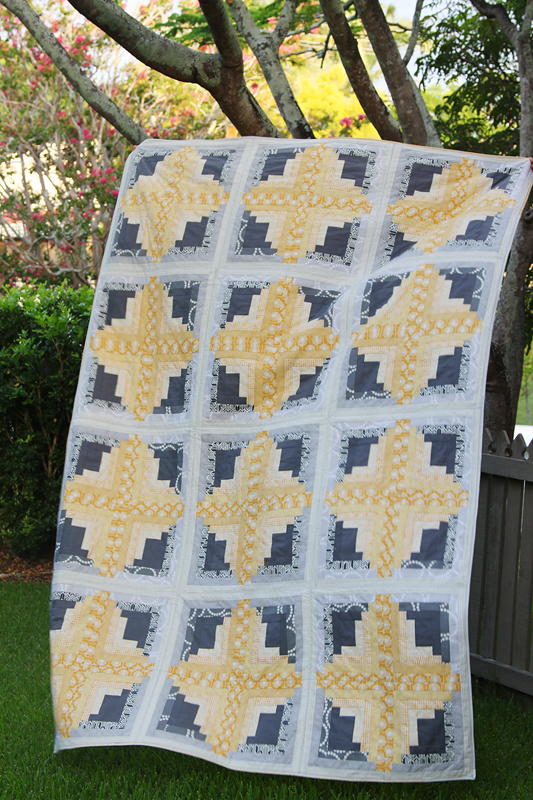 Sunny Log Cabin Quilt | FaveQuilts.com
