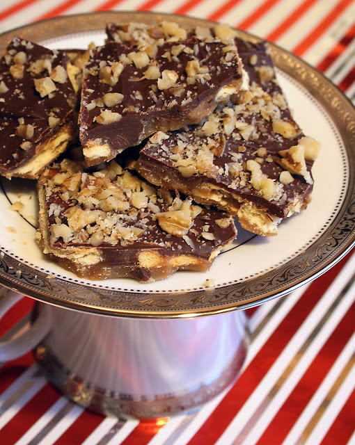 Santa's Favorite Christmas Crack Candy  RecipeLion.com Santa's Favorite Christmas Crack Candy  RecipeLion.com