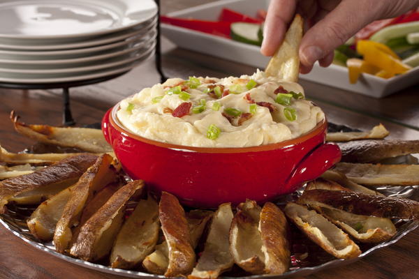 Steakhouse Dip with Potato Crisps