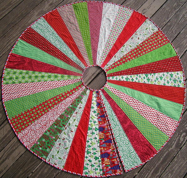 Quilt instructions care printable washing cards quilts gift victorianaquiltdesigns include labels Giant Christmas Tree Skirt Quilt Pattern | FaveQuilts.com