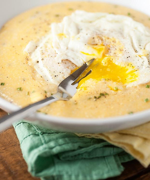 Cheddar Garlic Grits with Fried Eggs