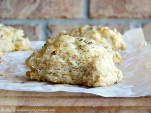 The Best Copycat Cheddar Bay Biscuits