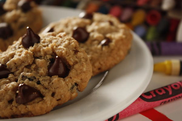 Homemade Oatmeal Chocolate Chip Cookies