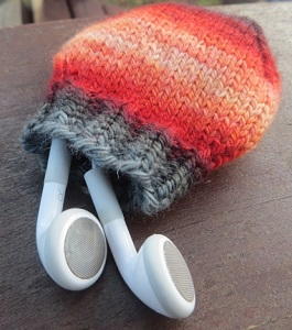 Quick Knit Headphone Holder