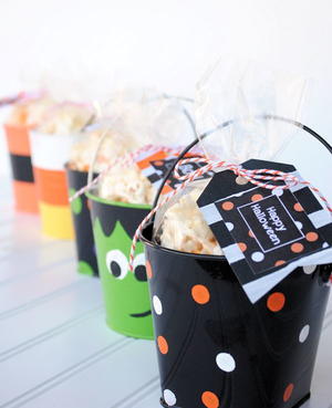 DIY Trick or Treat Buckets