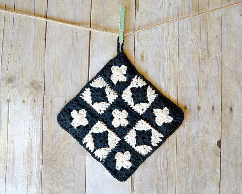 Vintage Inspired Crochet Potholder