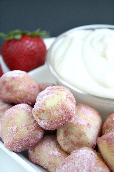 Berries and Cream Pretzel Bites