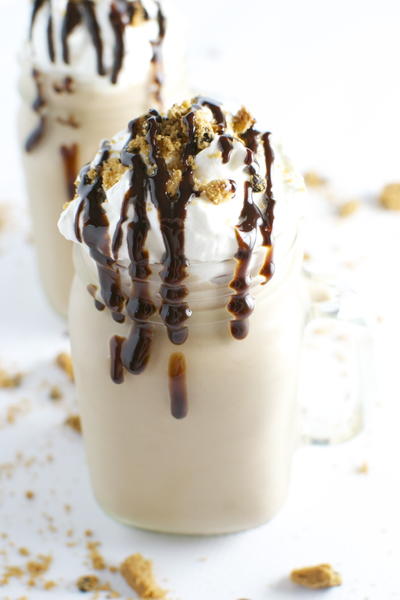 Chocolate Peanut Butter Banana Milkshakes