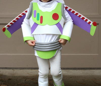 Mini Buzz Lightyear DIY Halloween Costume | DIYIdeaCenter.com