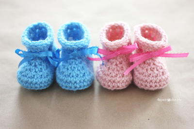 Crochet Newborn Baby Booties Pattern