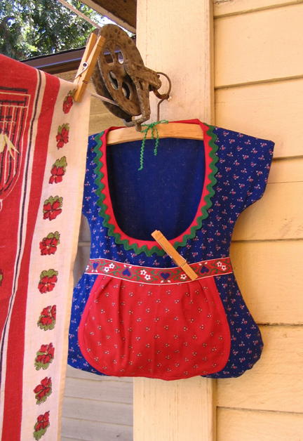 Dirndl Clothespin Bag