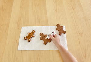 Gingerbread Cookie Garland