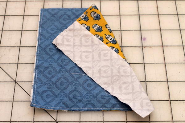 Mini Minion Zippered Pouch Sewing Pattern | AllFreeSewing.com