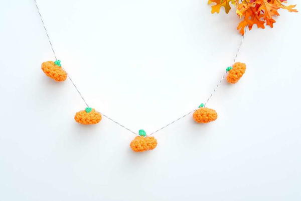 Halloween Crochet Pumpkin Garland