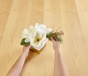 Gold Dipped Winter Flower Box Gold Dipped Winter Flower Box