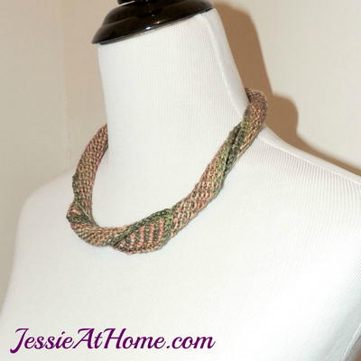 Dueling Stripes Knit Necklace