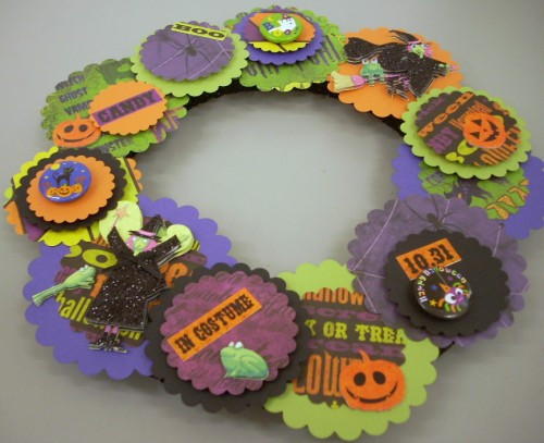 Scalloped Circles Halloween Wreath