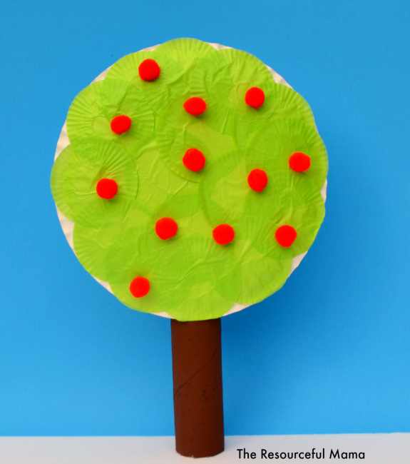 Christmas tree play mat. free printable Paper Plate Apple Tree | AllFreeKidsCrafts.com