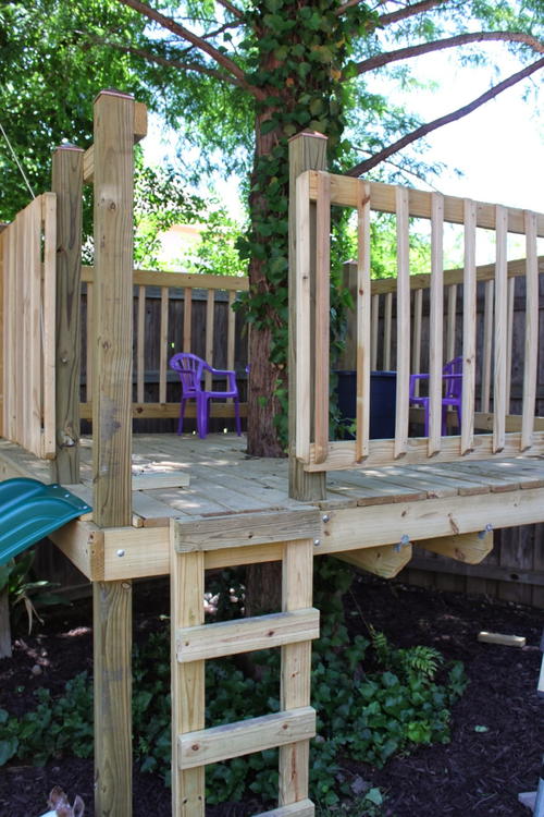 DIY Tree House | DIYIdeaCenter.com