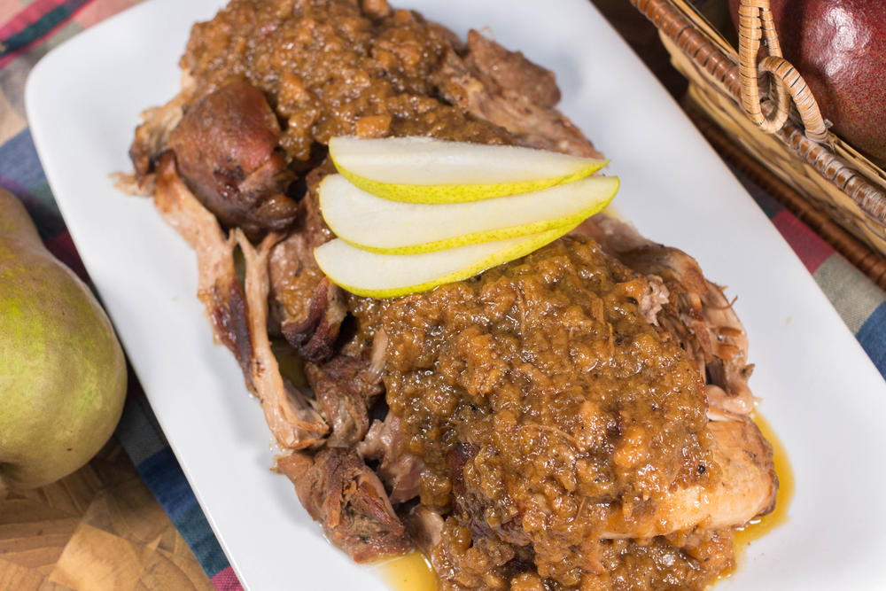 Braised Pork with Pears | RecipeLion.com