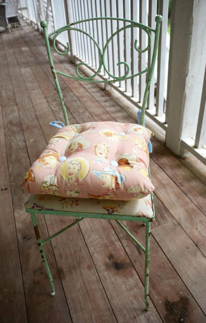 How to Make a Chair Cushion | DIYIdeaCenter.com