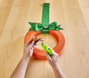 Felt-Wrapped Pumpkin Wreath