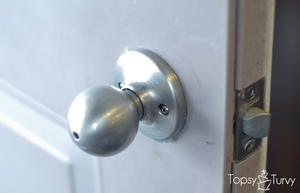 How To Change A Door Knob Diyideacenter Com