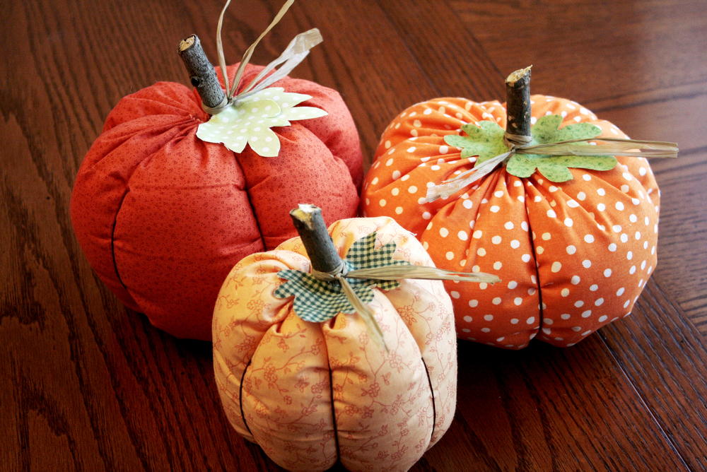 22 Sewing Pumpkin Patterns & Other Pumpkin Craft Ideas | AllFreeSewing.com