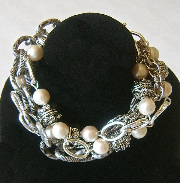 Pearl of a Girl Bracelet