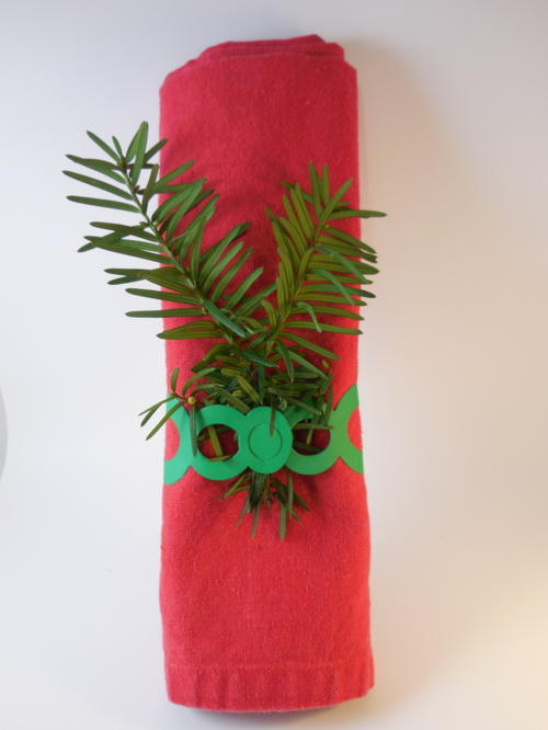 Quick and Easy Holiday Garland Embellishment