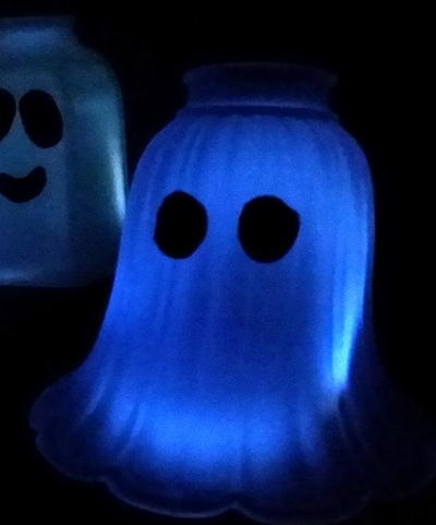 Ghoulish Glowing Ghosts