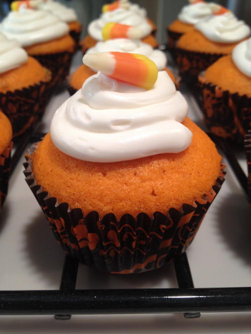 Super Simple Candy Corn Cupcakes