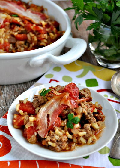 Aunt Bee's Bacon-Topped Beef and Rice Casserole_1