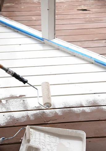 How to Stain a Deck | DIYIdeaCenter.com