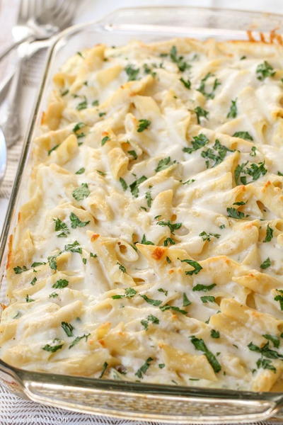 Cheesy Sour Cream Pasta Casserole