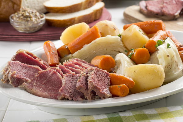 Slow Cooker Corned Beef and Cabbage