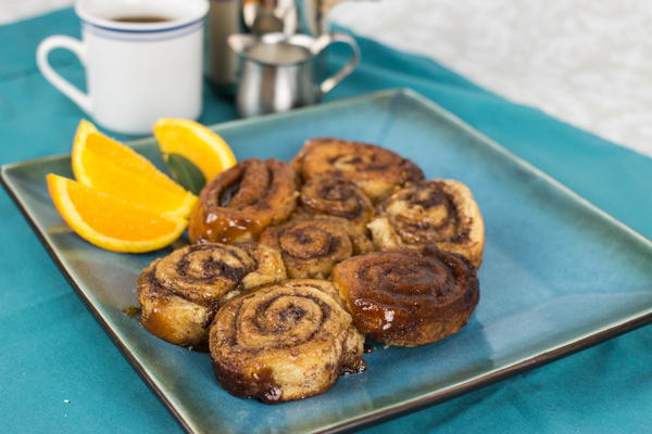 Semi-Homemade Slow Cooker Caramel Rolls