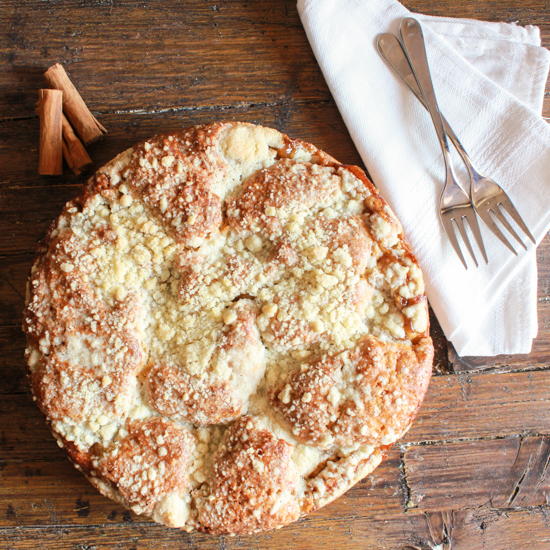 Apple Pie Streusel Cake